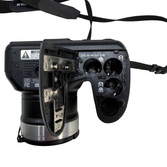 Fujifilm FinePix S700 Digital Camera 7.1 MP 10x Optical Zoom Fujinon Lens Black - Picture 7 of 7